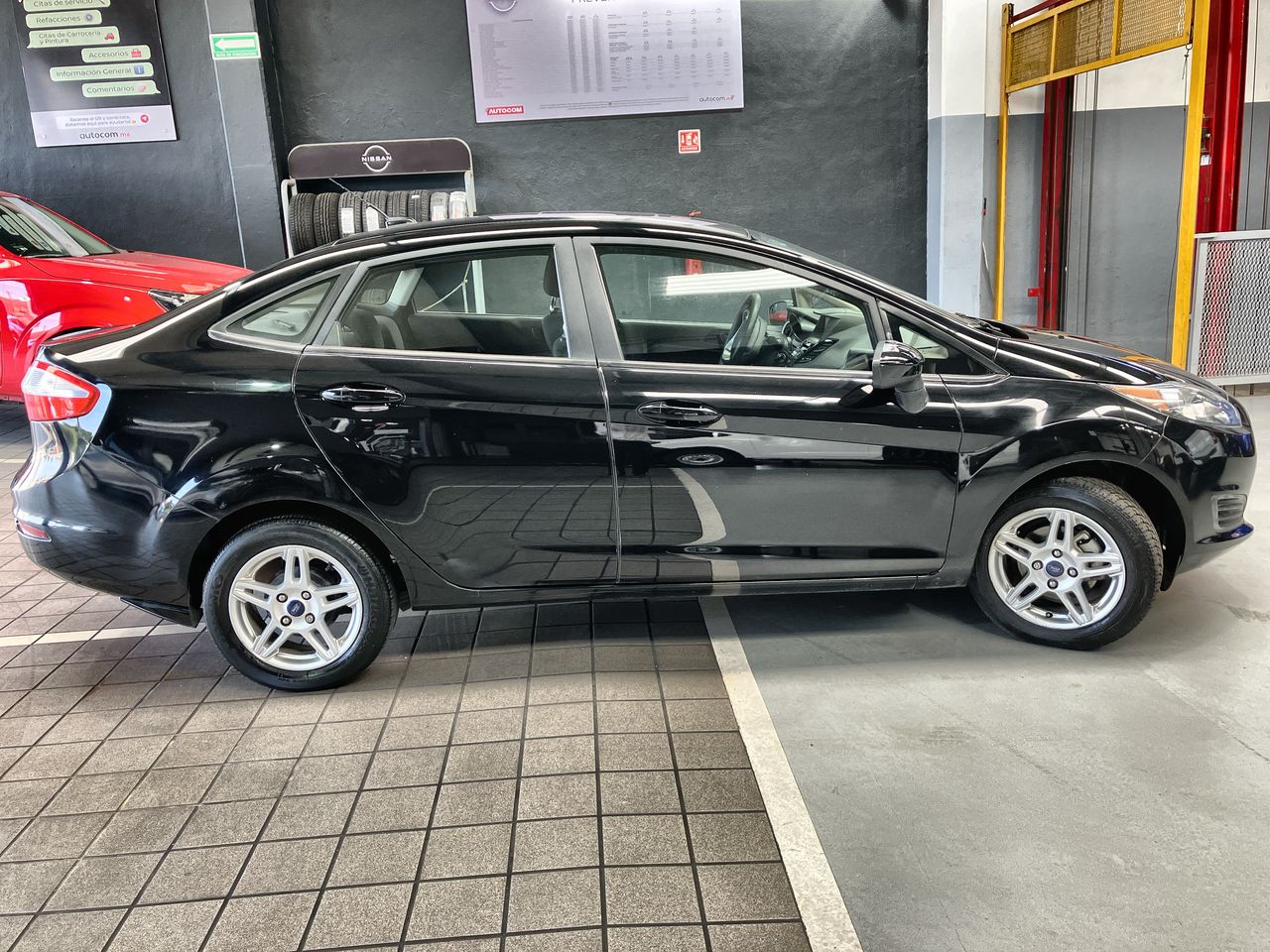 2017 Ford FIESTA SE AT 4 PTAS
