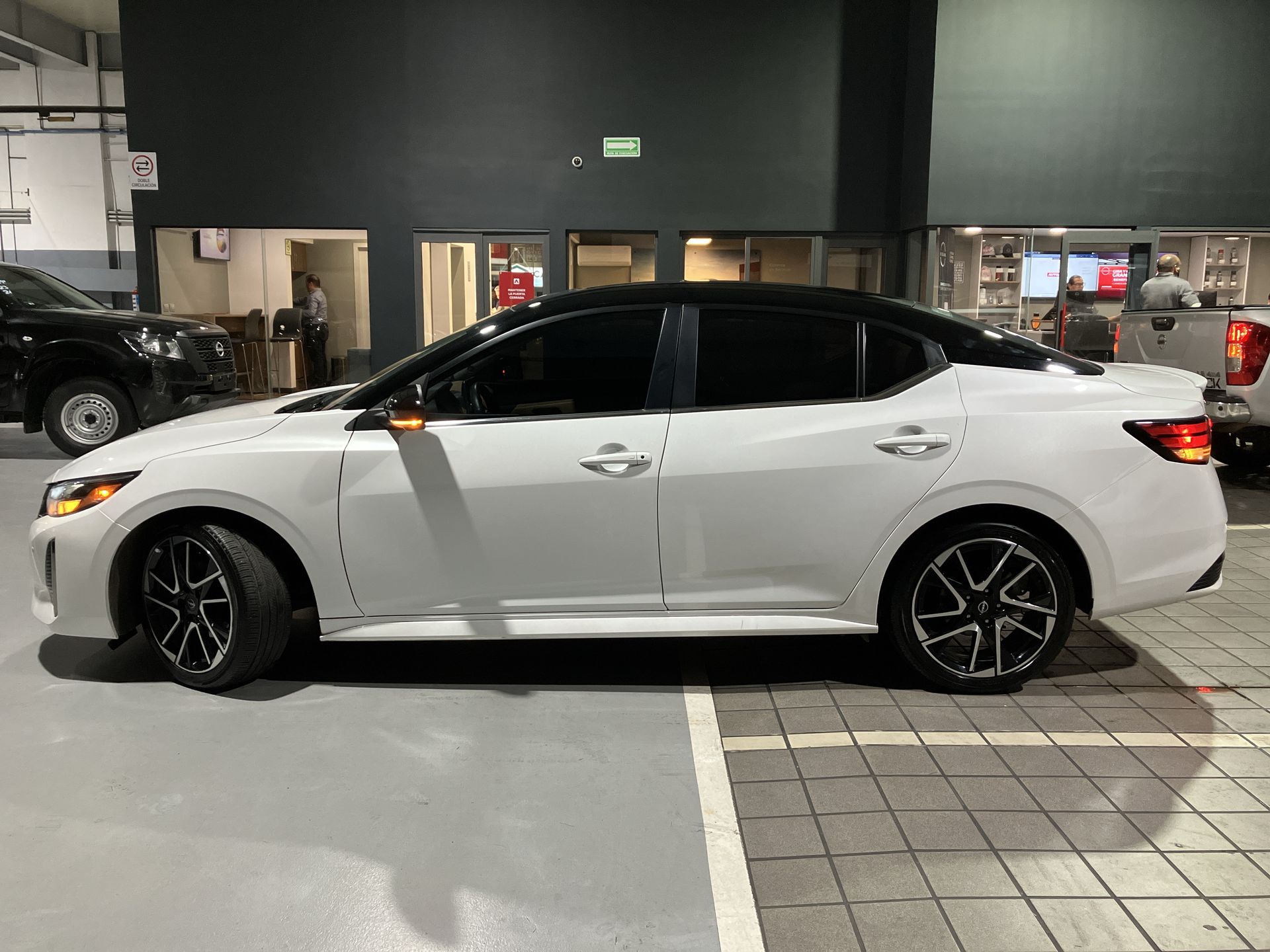2024 Nissan SENTRA PLATINUM BITONO CVT 25