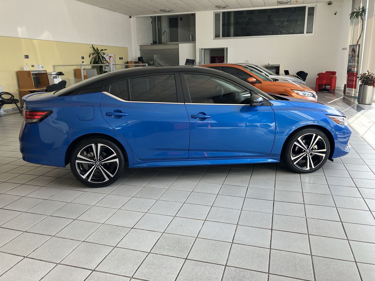 2021 Nissan SENTRA SR BITONO CVT 21