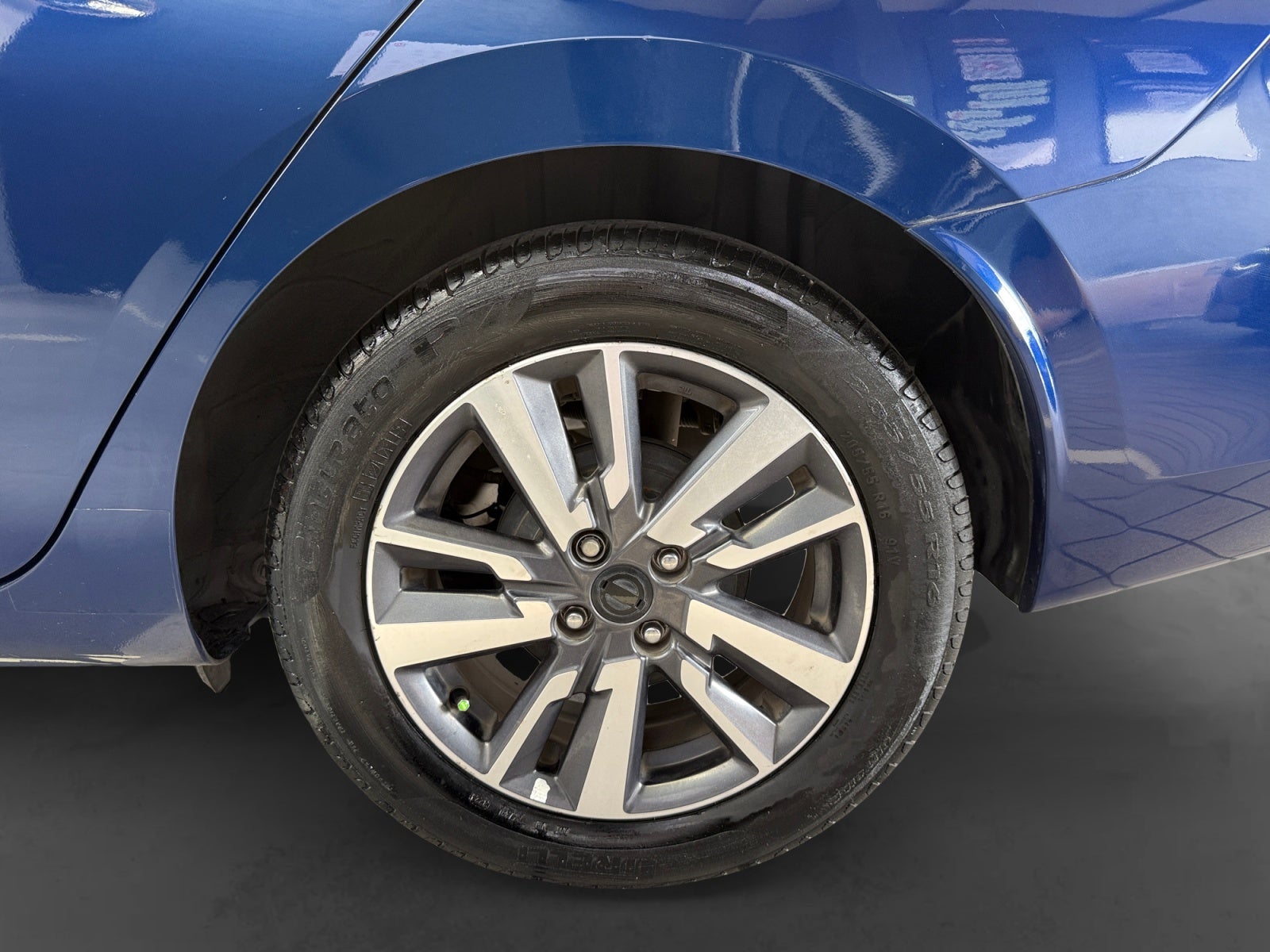 2020 Nissan VERSA ADVANCE CVT 22