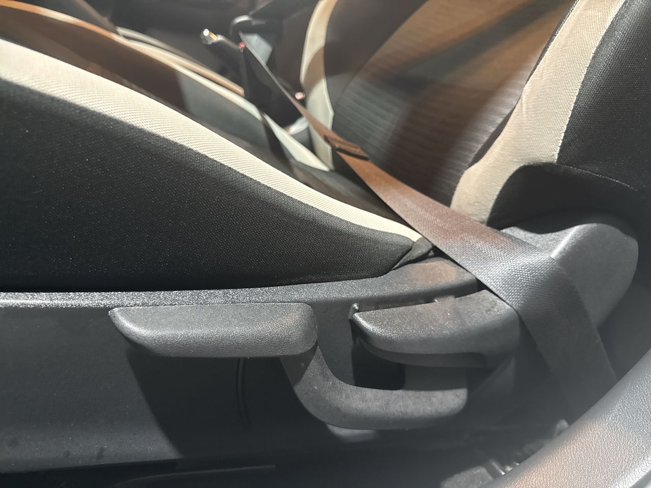 2020 Nissan VERSA ADVANCE MT