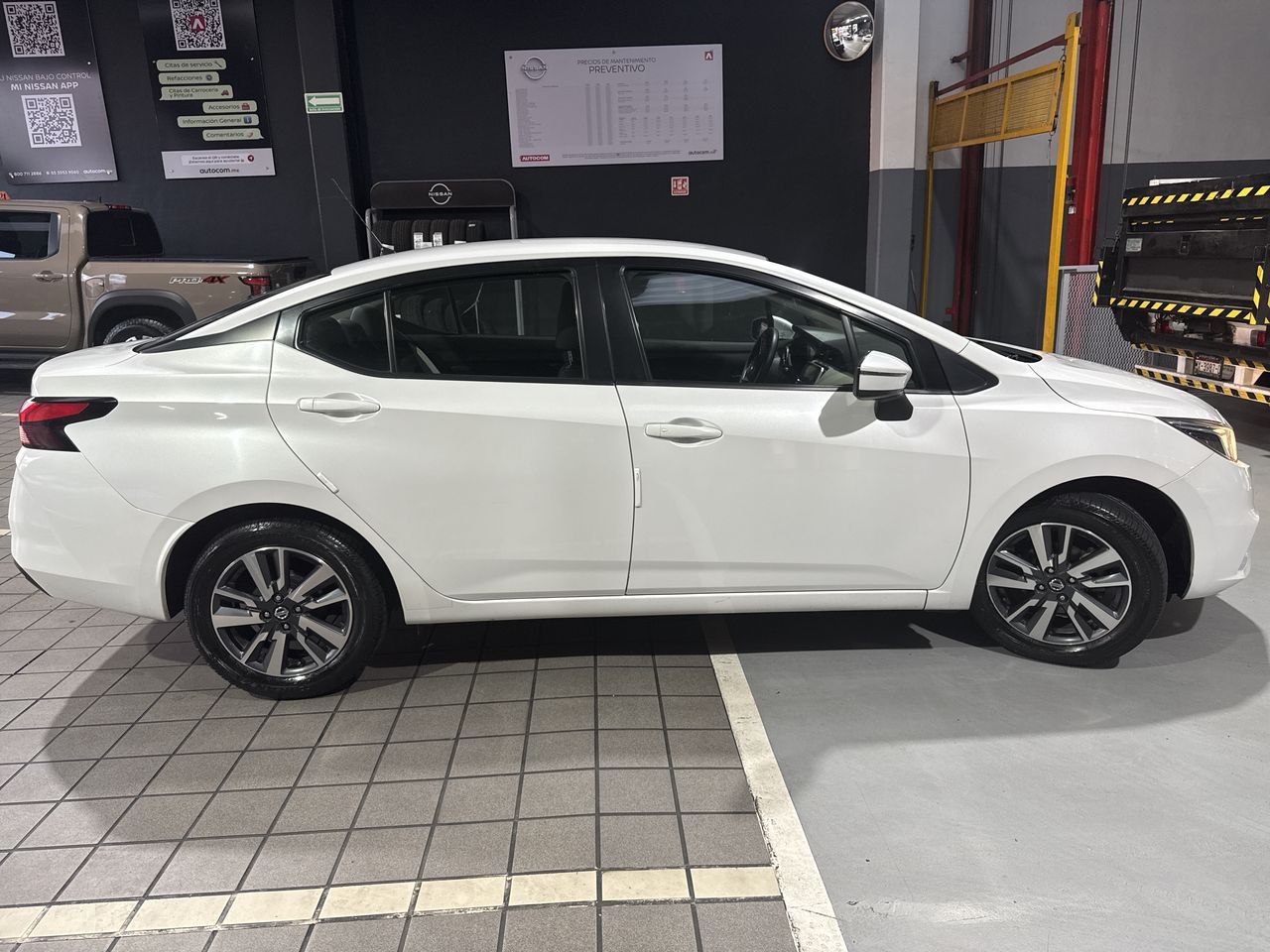2020 Nissan VERSA ADVANCE MT