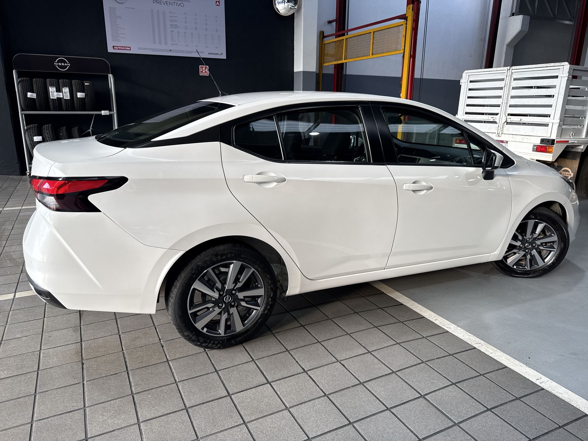 2022 Nissan VERSA VERSA ADVANCE MT