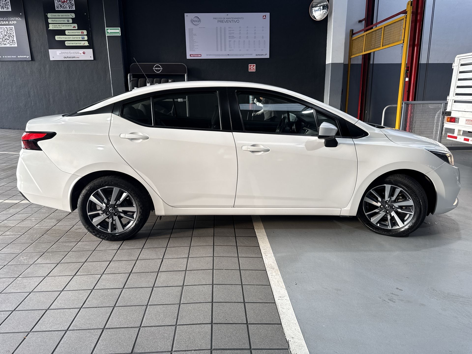 2022 Nissan VERSA VERSA ADVANCE MT