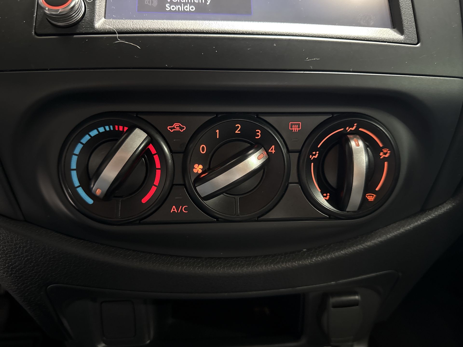 2025 Nissan FRONTIER XE TM 25
