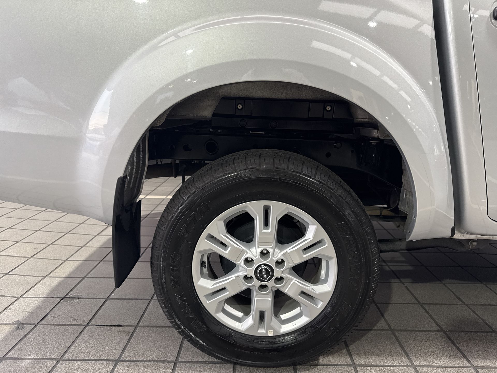 2025 Nissan FRONTIER XE TM 25