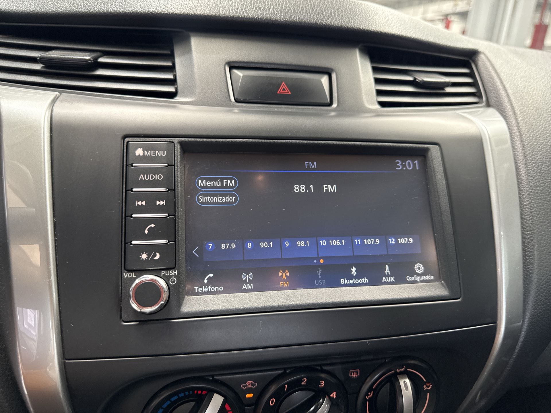 2024 Nissan FRONTIER FRONTIER LE TM 24