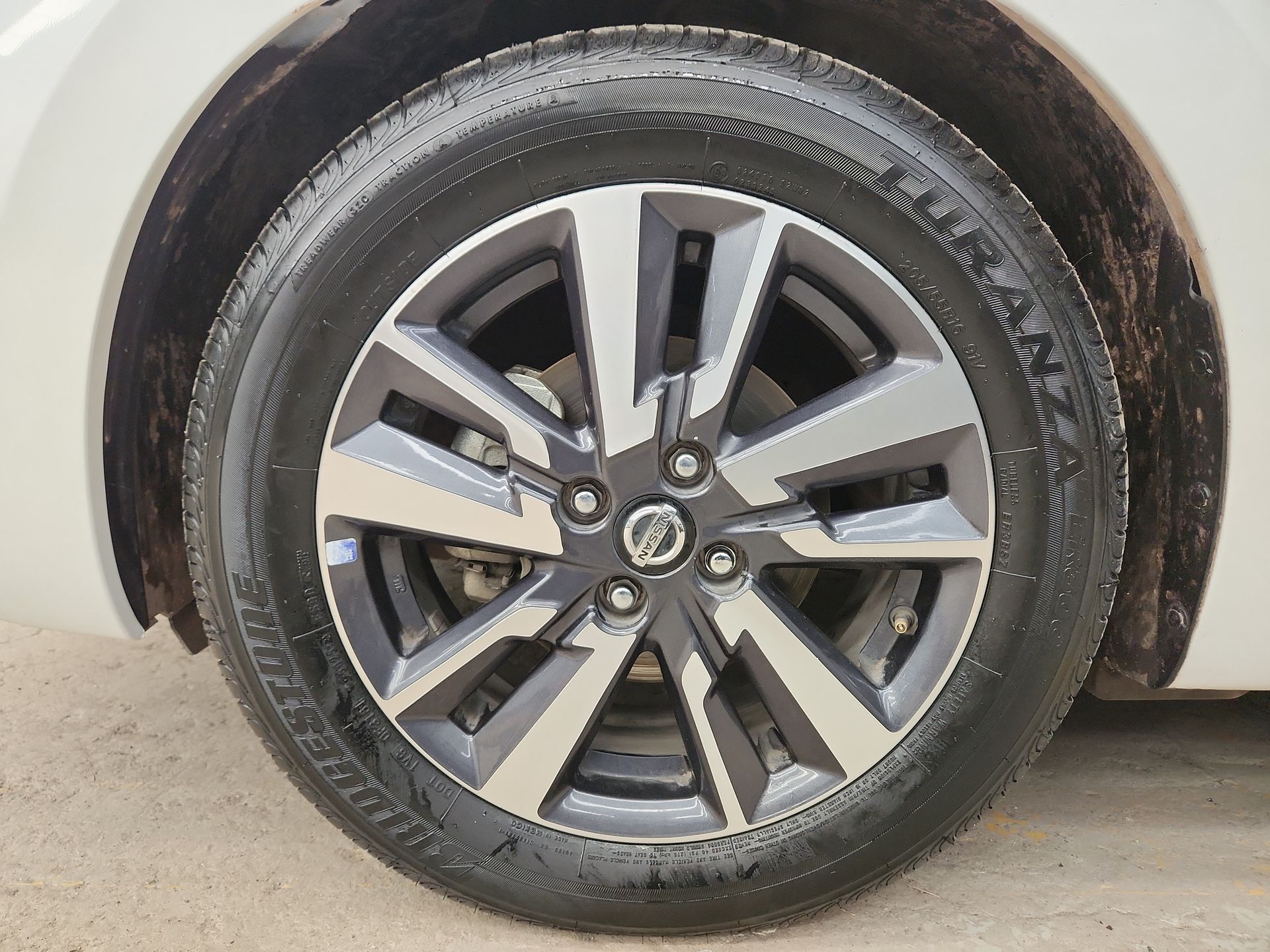 2022 Nissan VERSA ADVANCE CVT 22