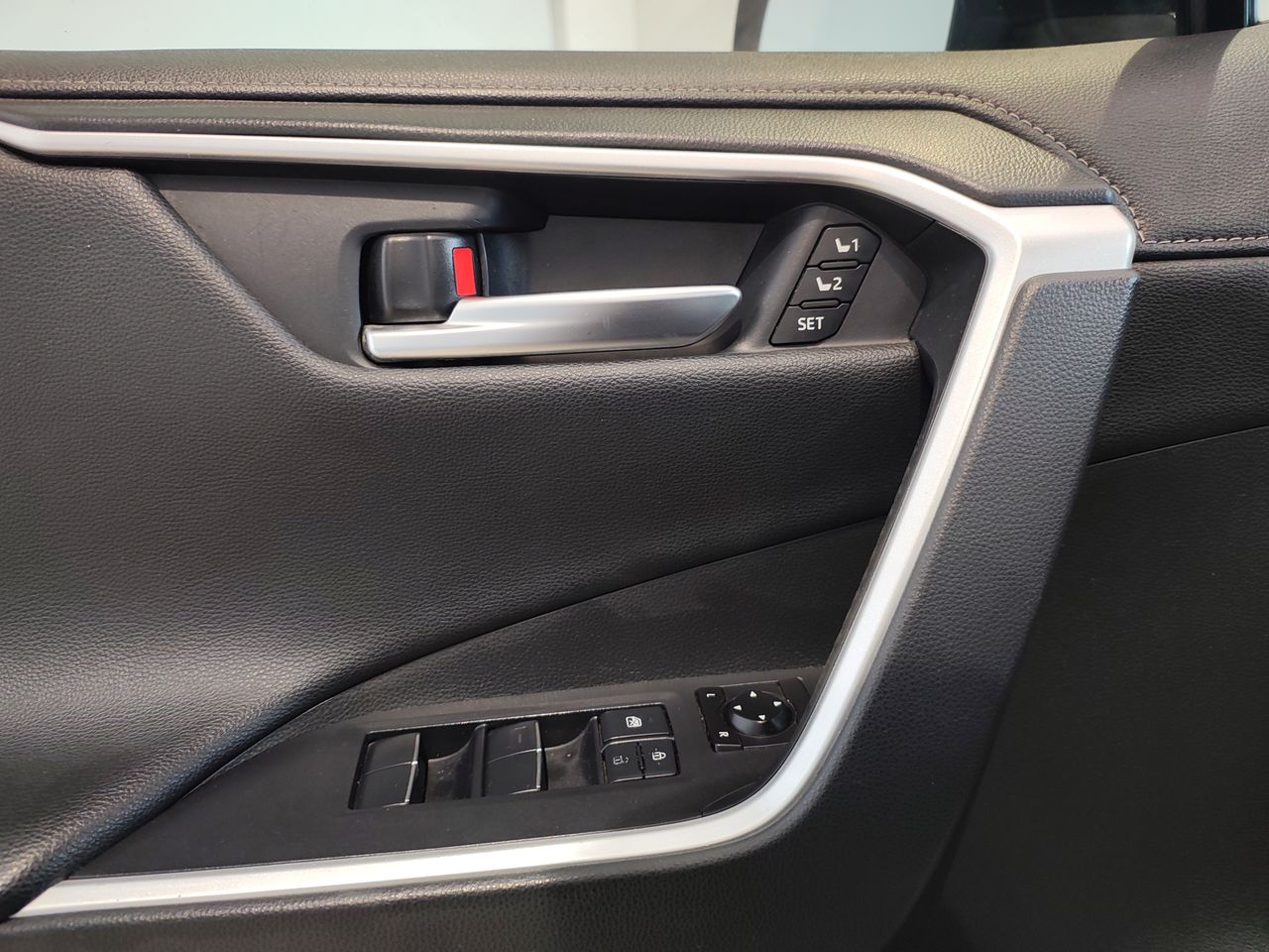 2020 Toyota RAV4 RAV4 FWD LIMITED HV