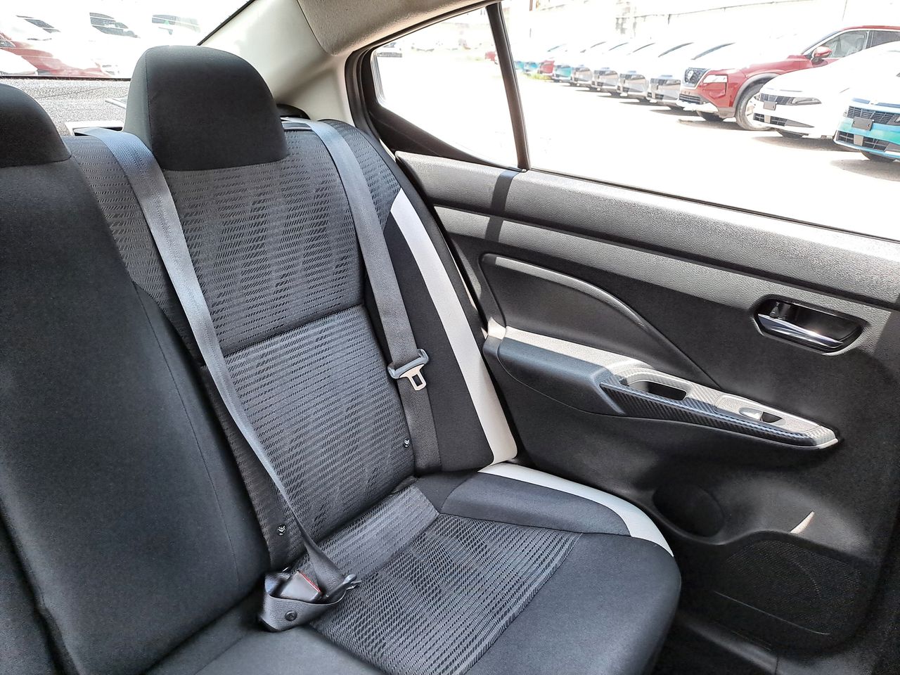 2021 Nissan VERSA ADVANCE MT 21