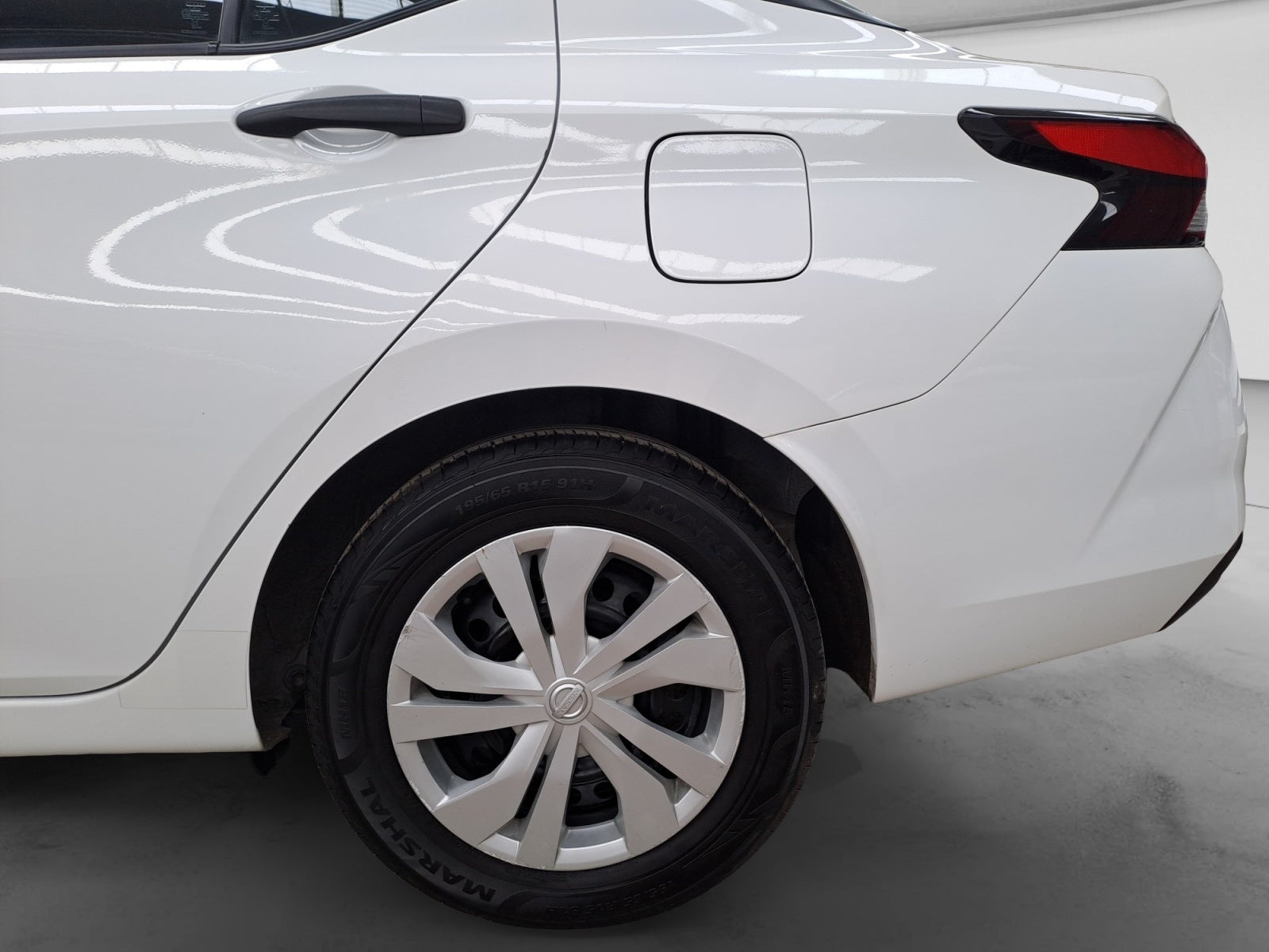 2023 Nissan VERSA SENSE MT 23