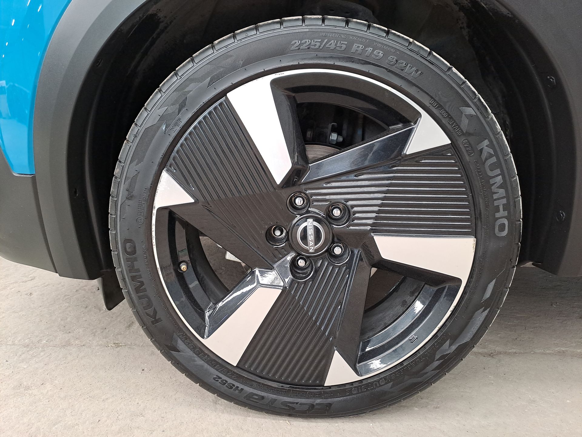 2025 Nissan KICKS PLATINUM CVT 25