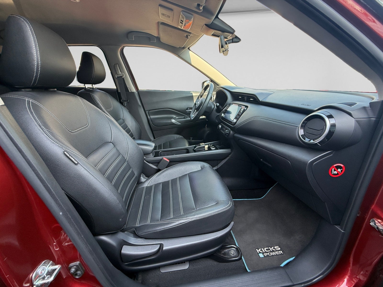 2023 Nissan KICKS PLATINUM E-POWER 23