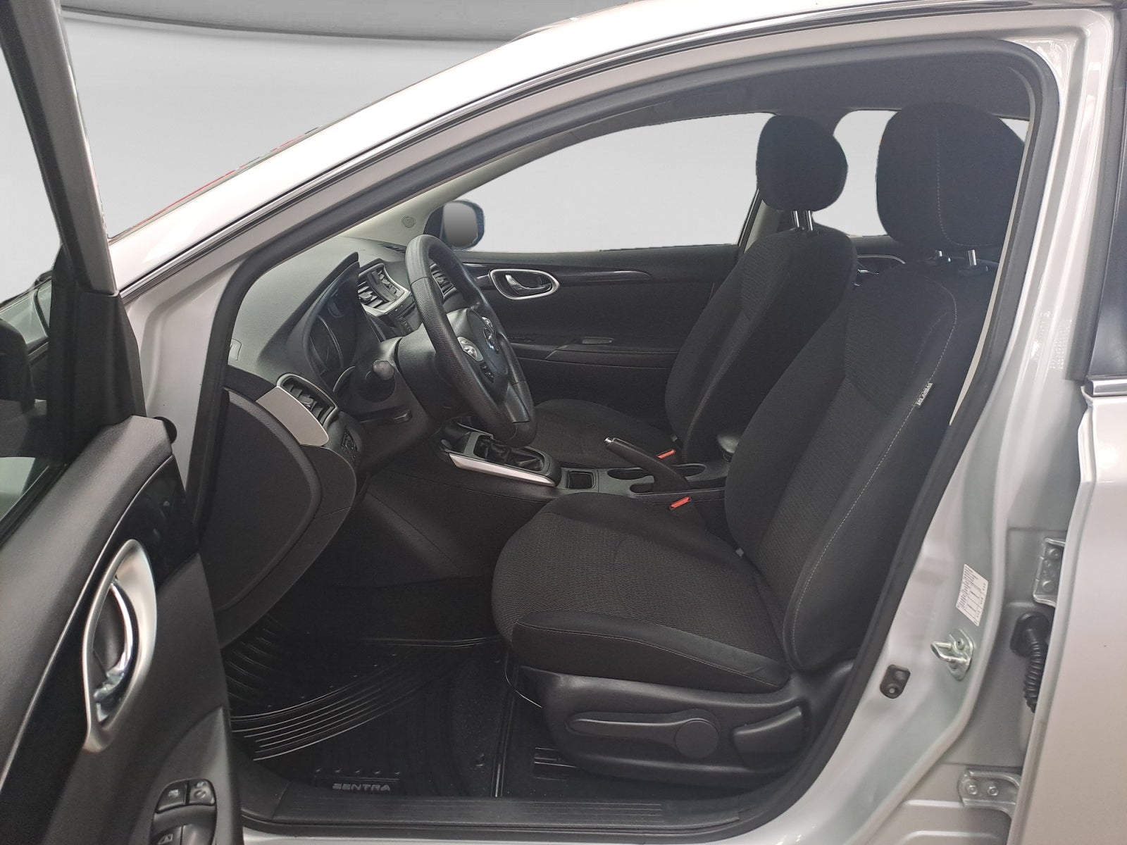 2019 Nissan SENTRA ADVANCE MT