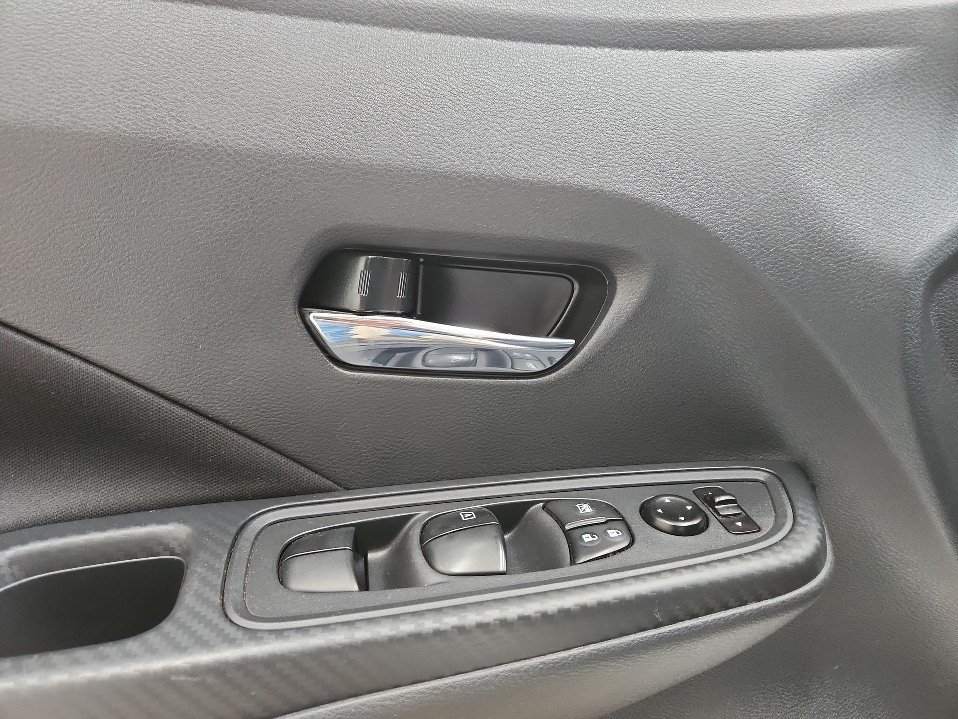 2024 Nissan VERSA ADVANCE MT 24