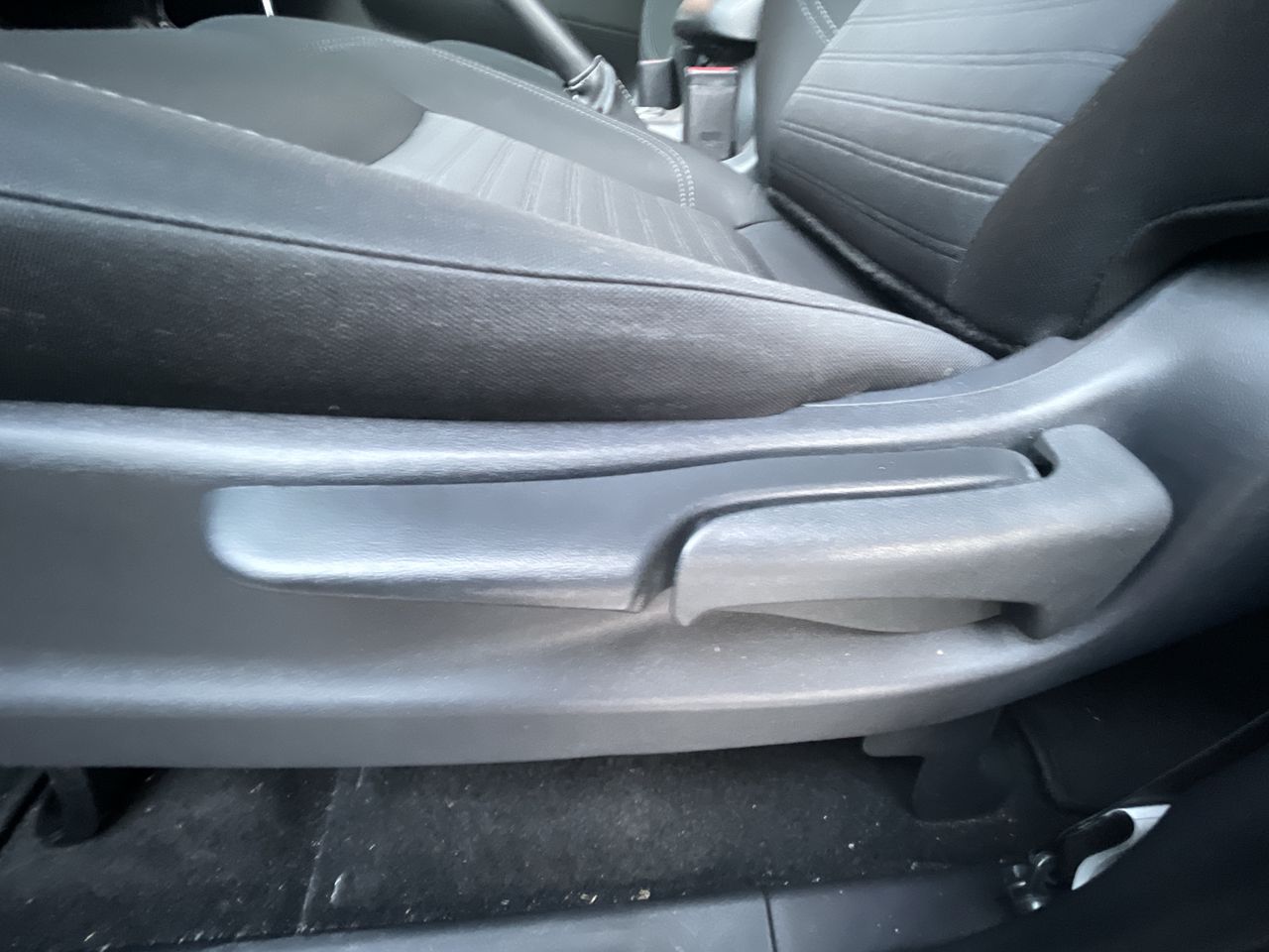 2024 Nissan FRONTIER FRONTIER LE TA 24