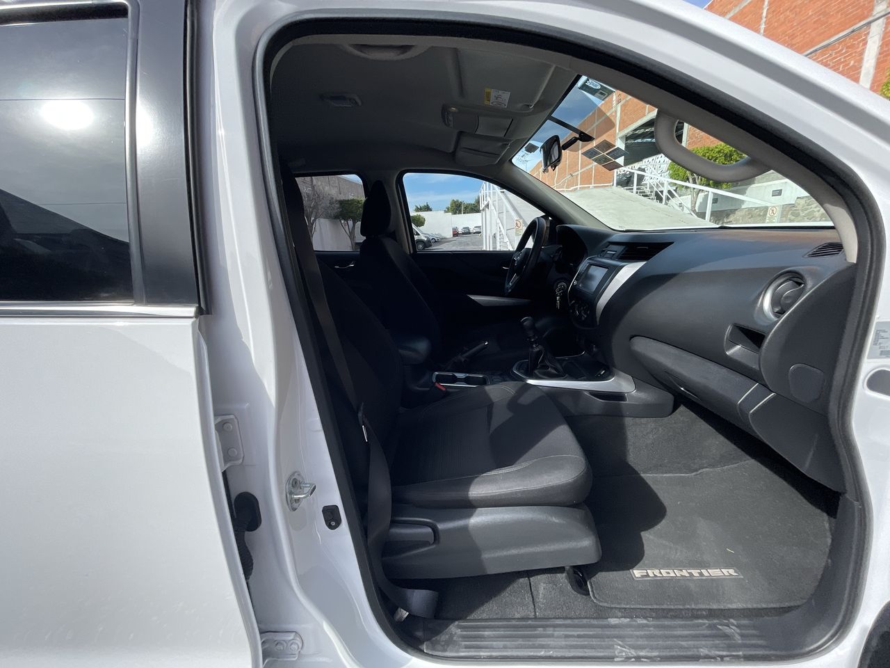 2023 Nissan FRONTIER LE TM 23