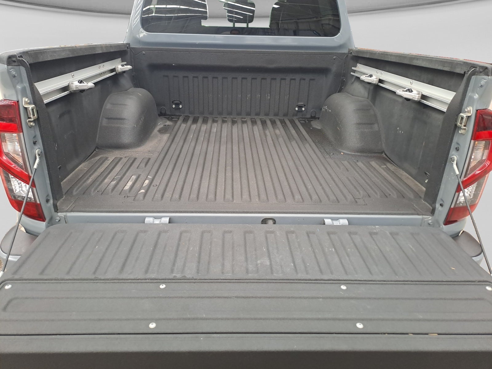 2023 Nissan FRONTIER PRO-4X 4X4 TA 23