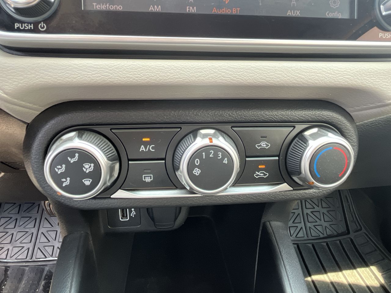 2020 Nissan VERSA ADVANCE MT