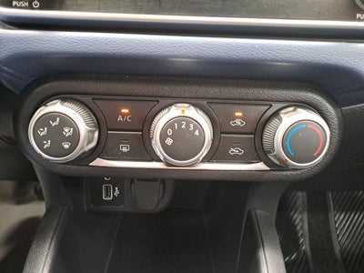 2023 Nissan VERSA ADVANCE MT 23