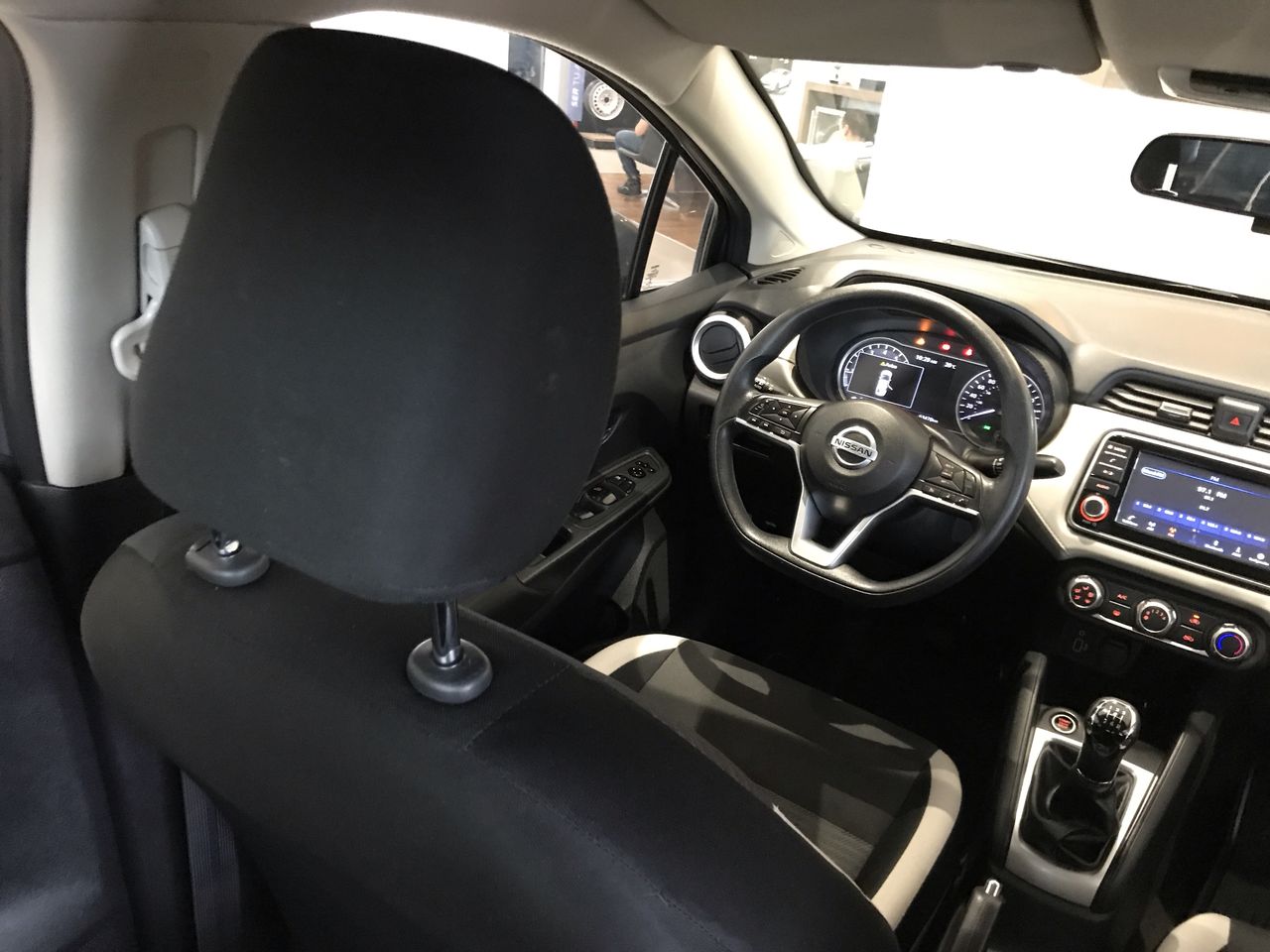 2022 Nissan VERSA ADVANCE MT 22