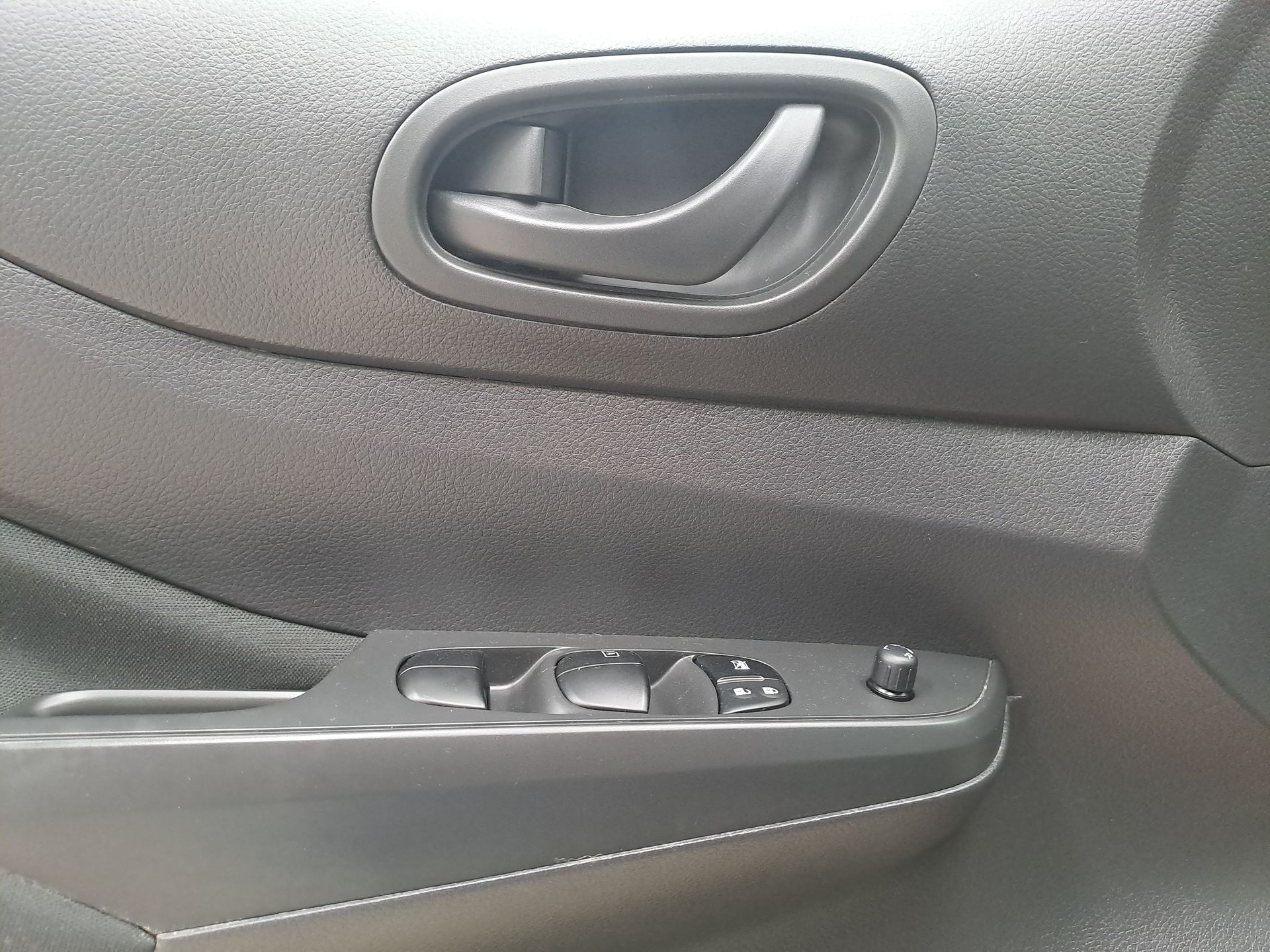 2024 Nissan FRONTIER FRONTIER XE TM 24