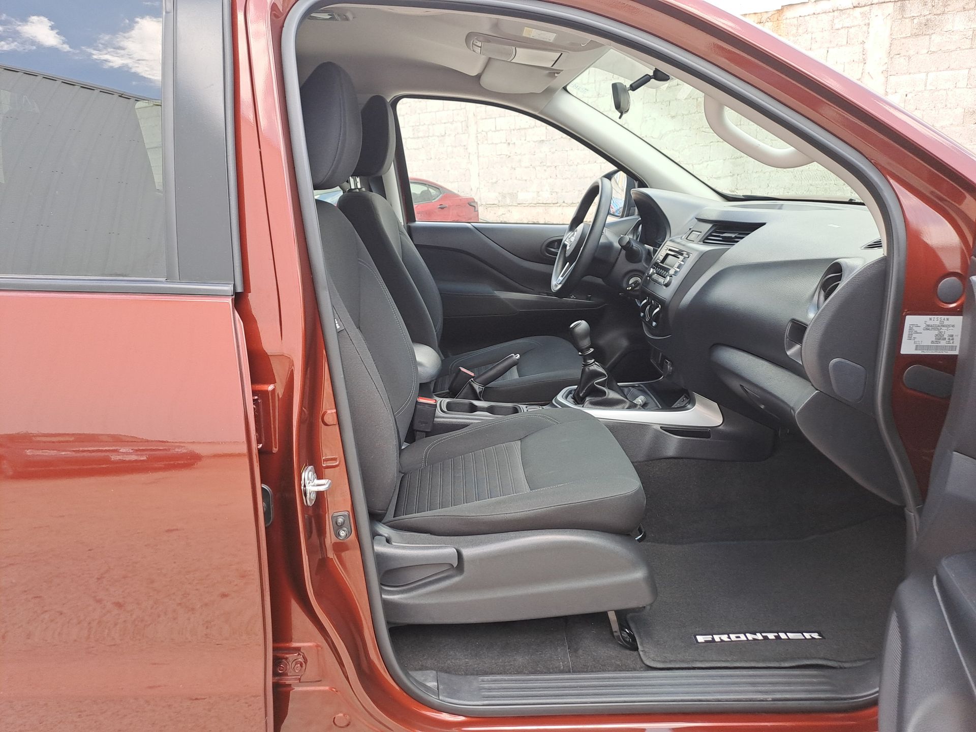 2024 Nissan FRONTIER FRONTIER XE TM 24