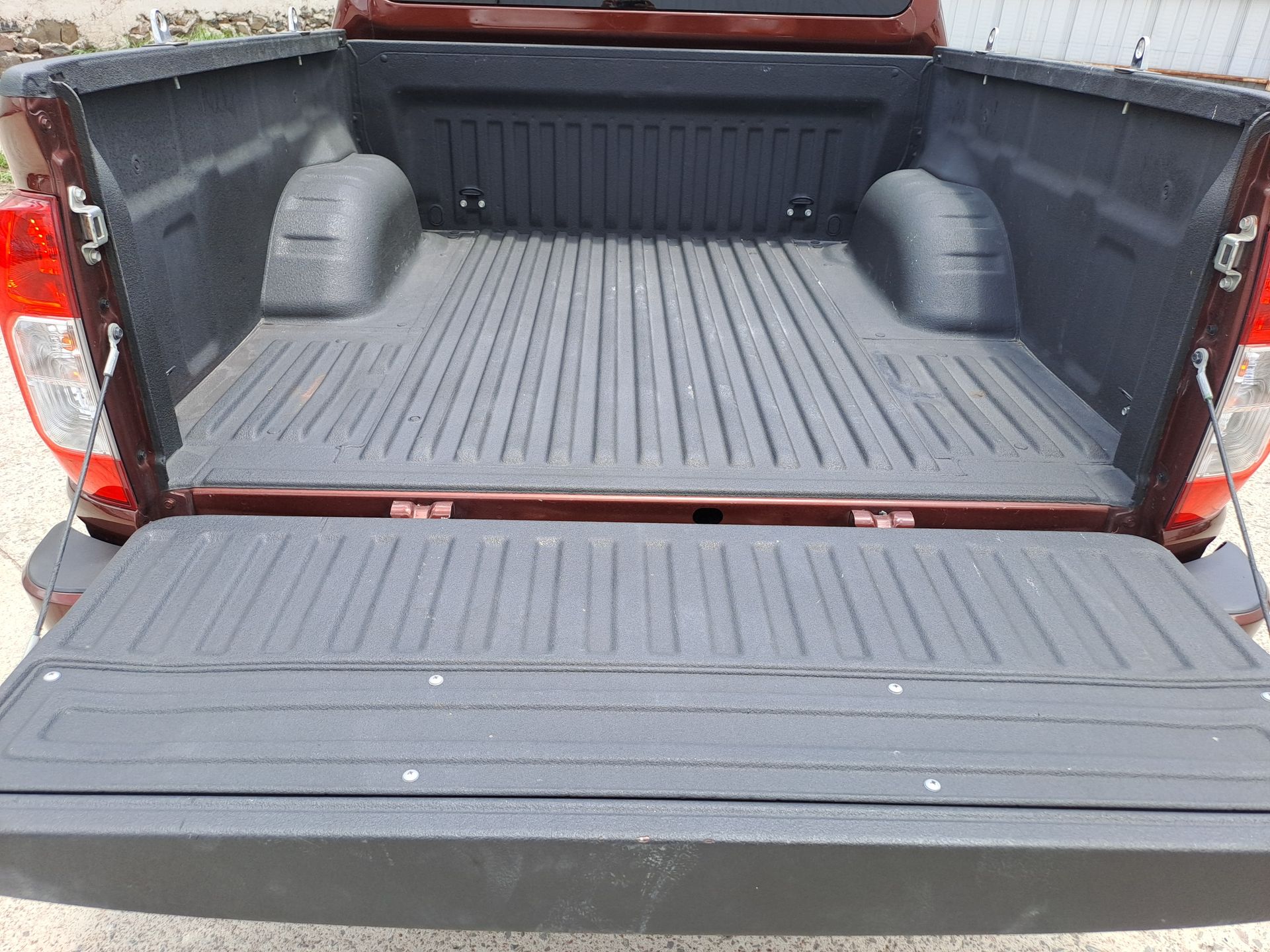 2024 Nissan FRONTIER FRONTIER XE TM 24