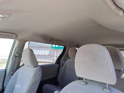 2018 Toyota SIENNA LE