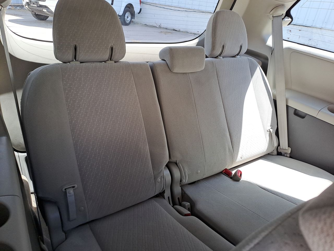 2018 Toyota SIENNA LE