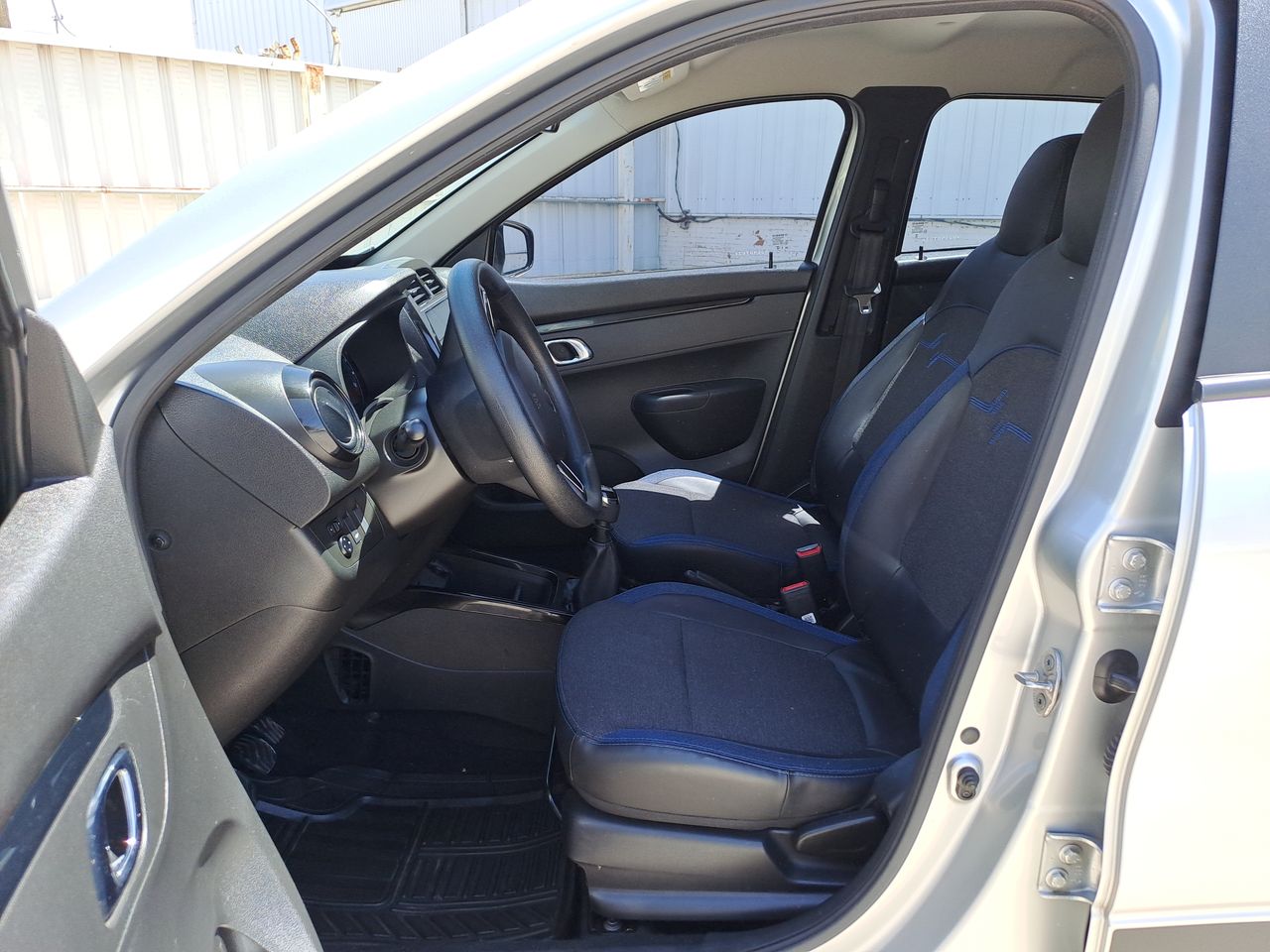 2024 RENAULT KWID ICONIC