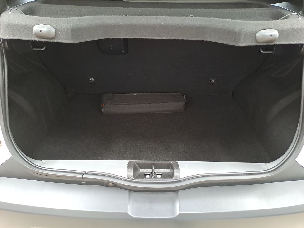 2024 RENAULT KWID ICONIC