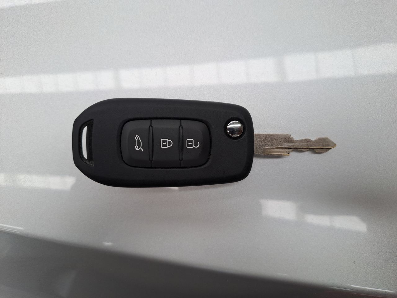 2024 RENAULT KWID ICONIC