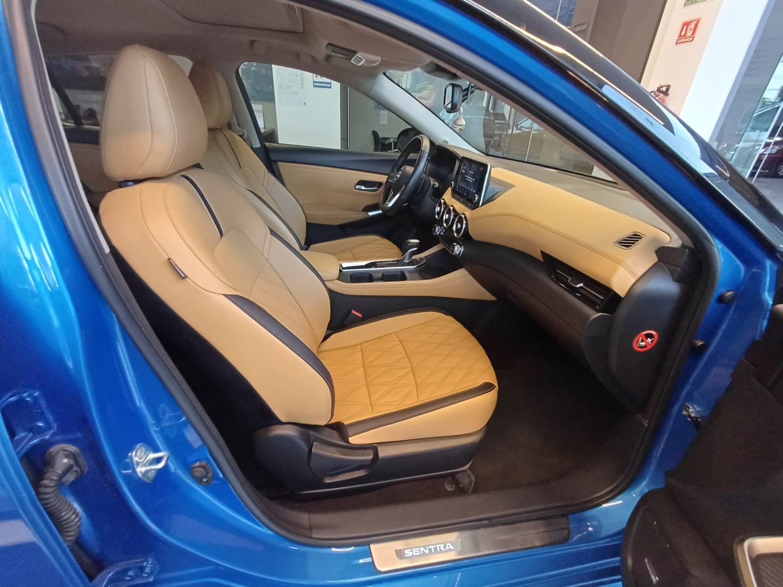 2024 Nissan SENTRA PLATINUM BITONO CVT 24