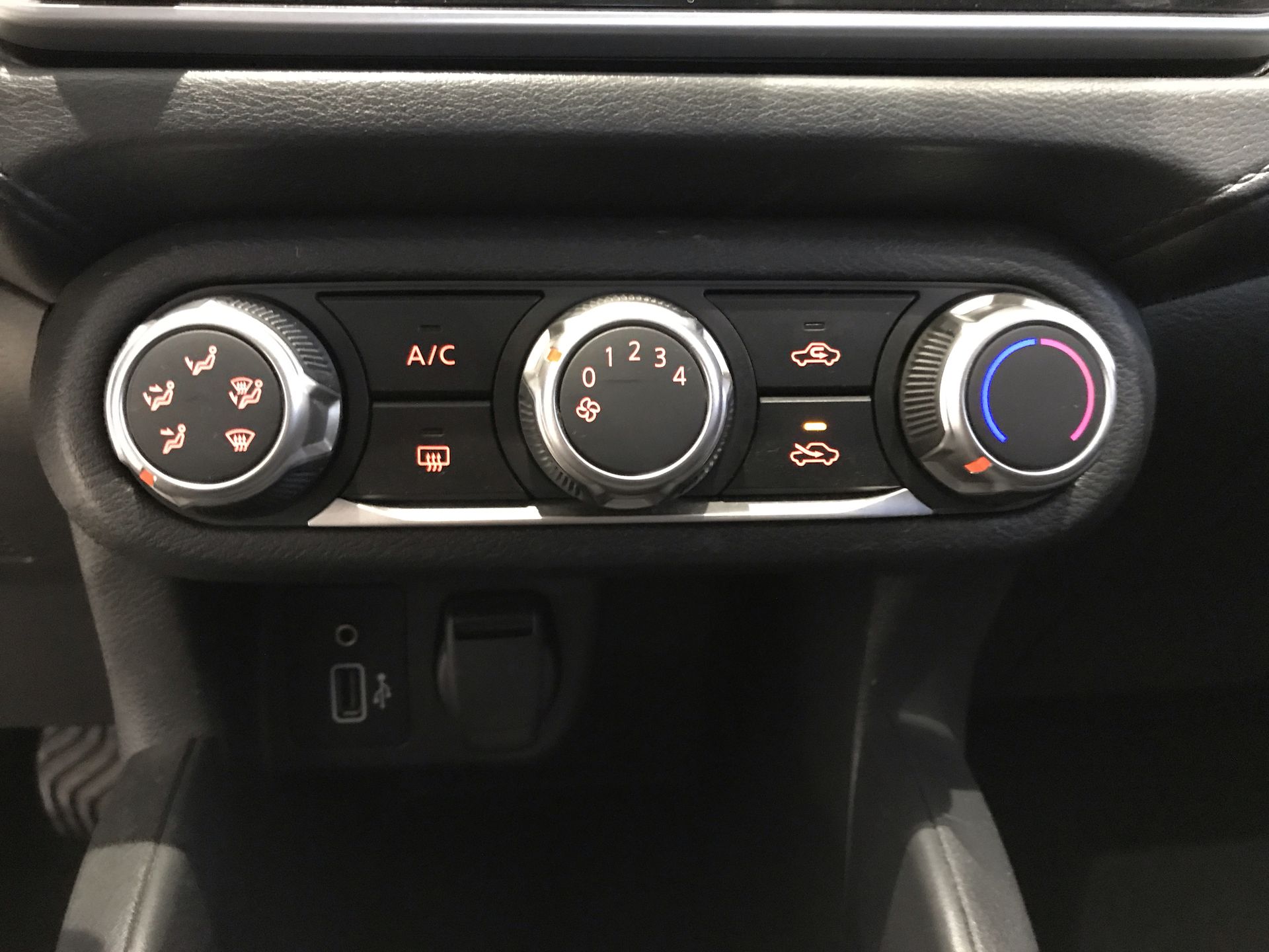 2024 Nissan VERSA SENSE MT 24