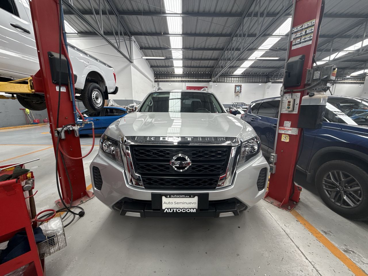 2021 Nissan FRONTIER LE TA 21