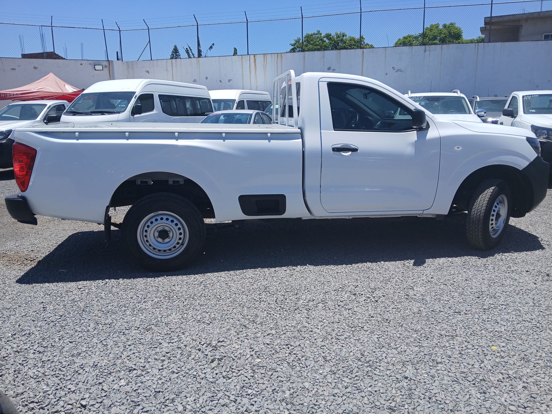 2024 Nissan NP300 NP300 CHASIS TM AC 24