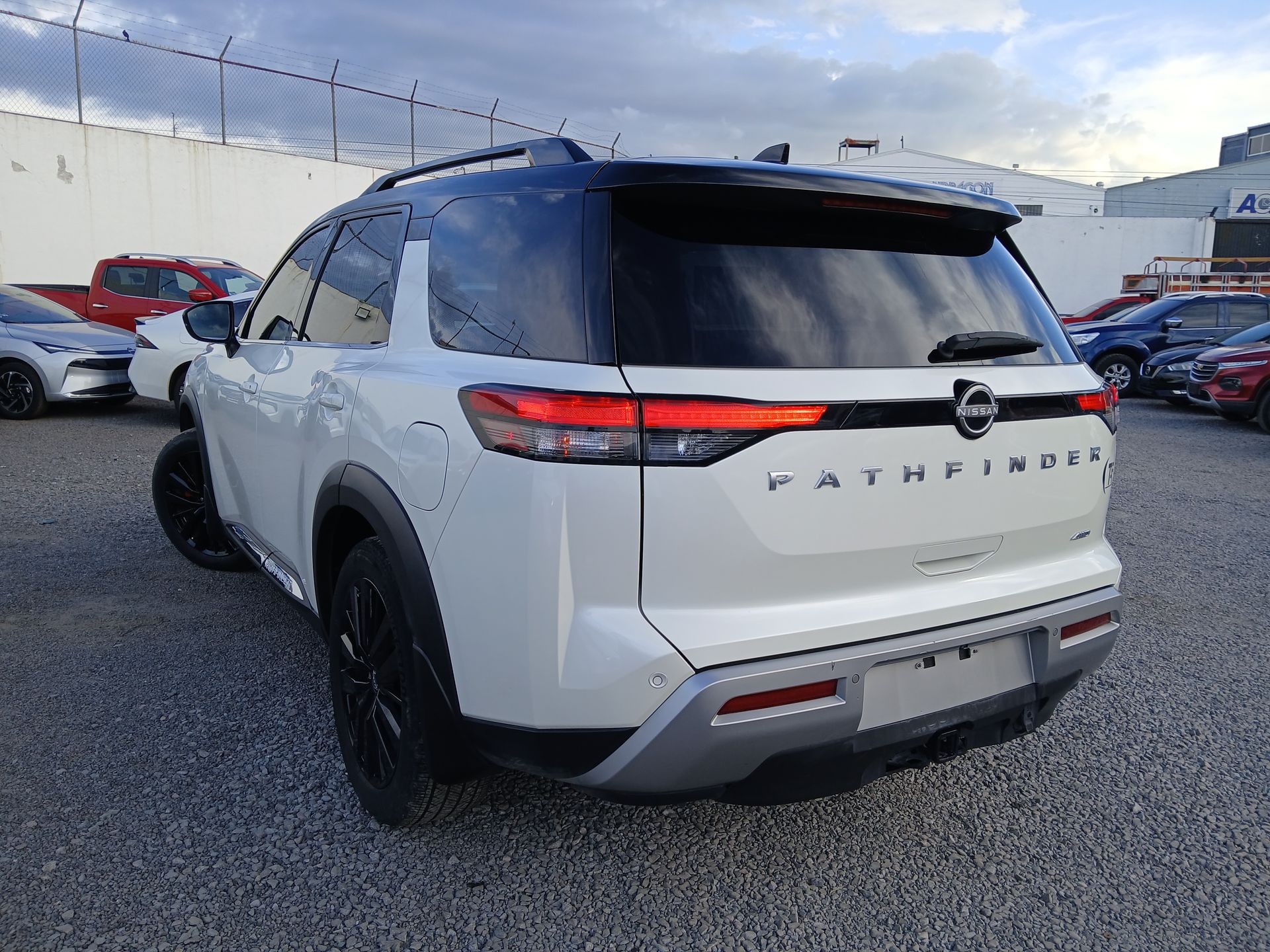 2024 Nissan PATHFINDER PLATINUM 4WD 24