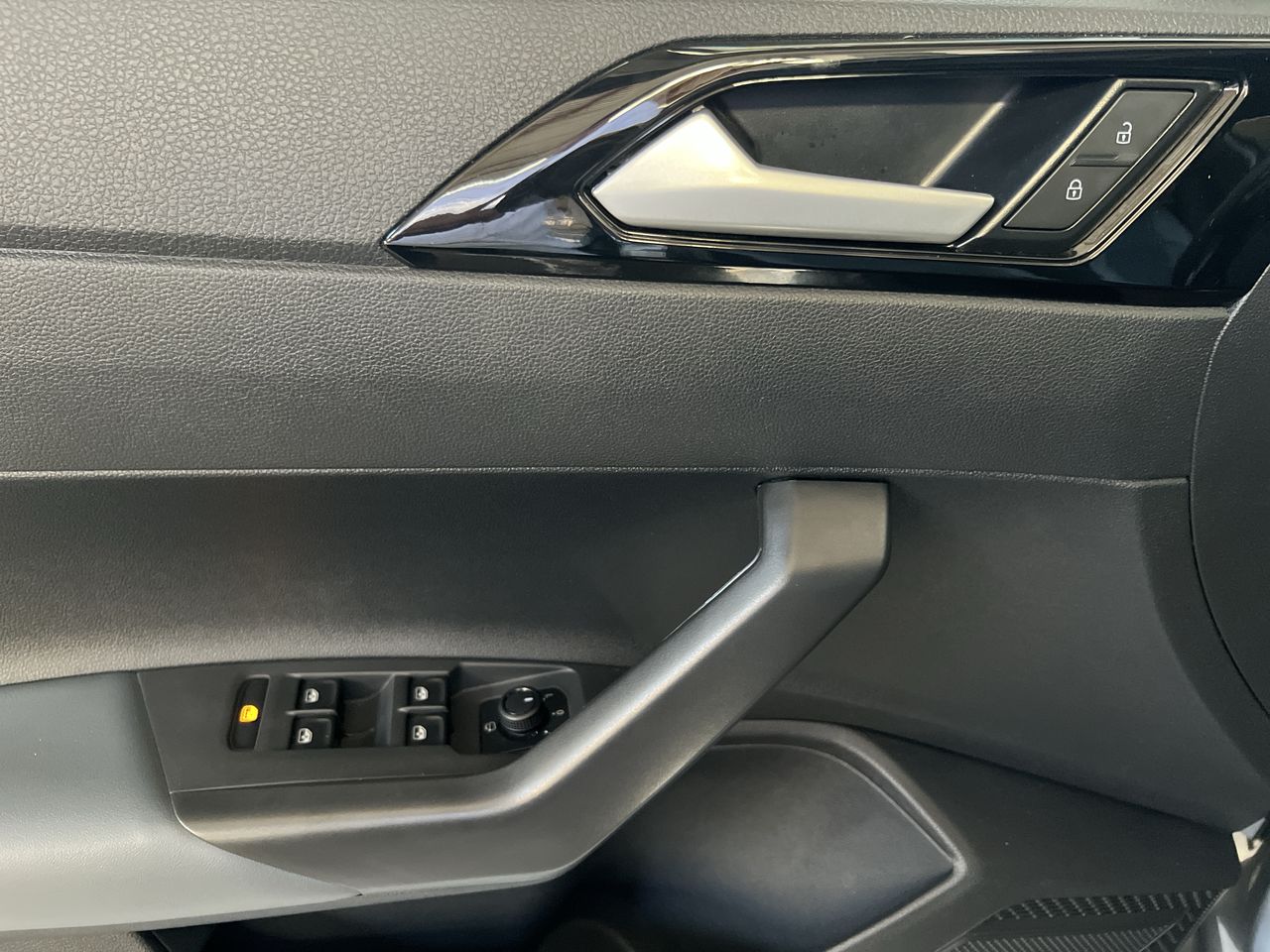 2023 Volkswagen NIVUS HIGHLINE