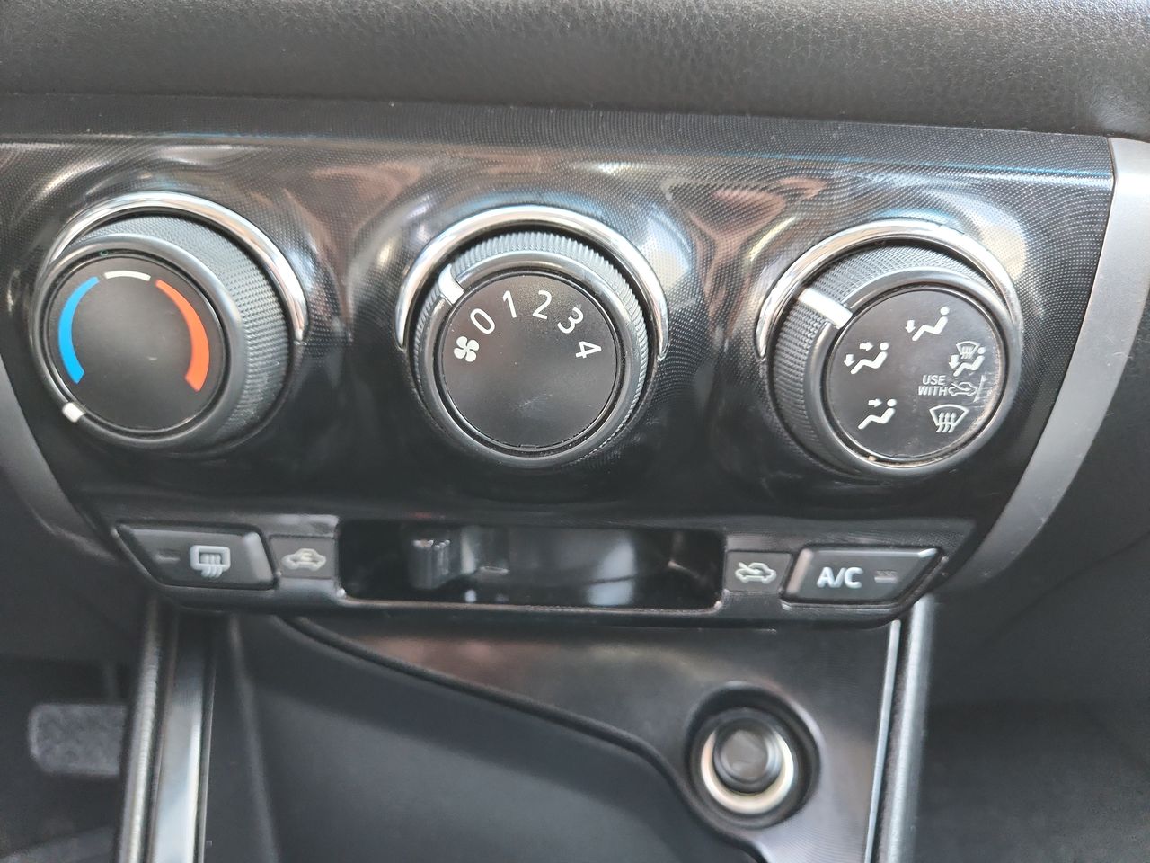 2017 Toyota YARIS SEDAN CORE CVT