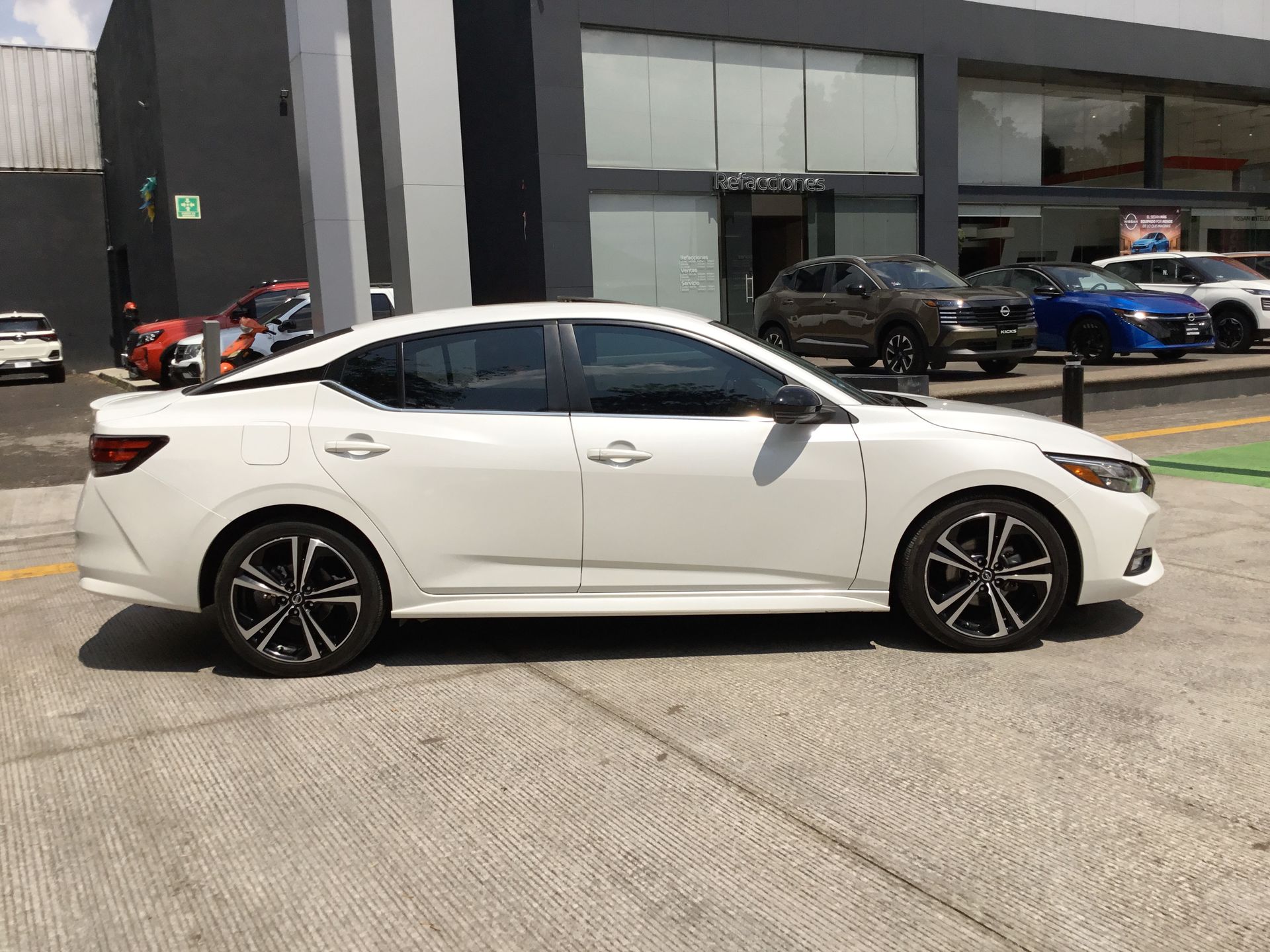 2023 Nissan SENTRA SENTRA SR PLATINUM CVT 2.0 LTS