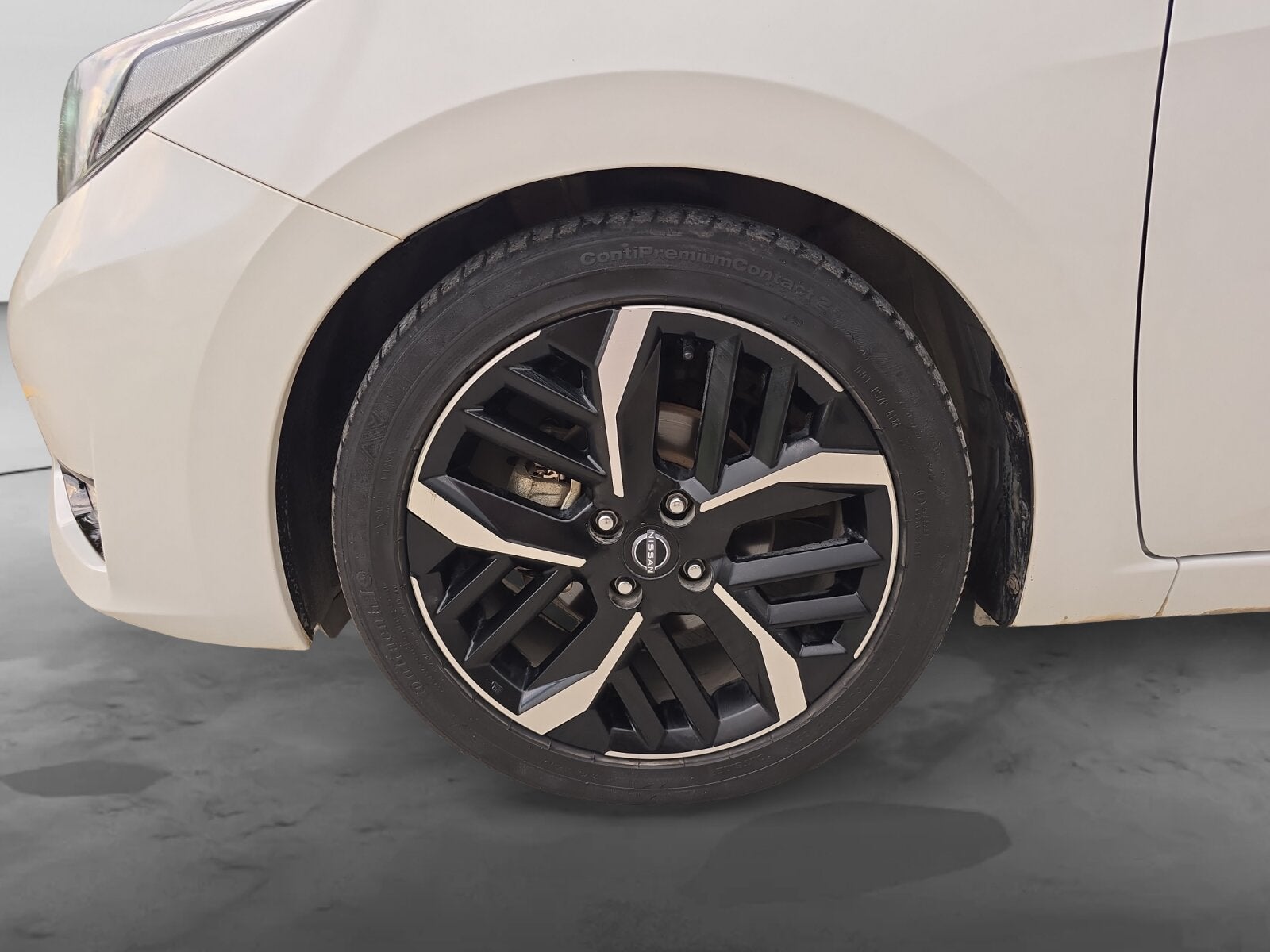 2023 Nissan VERSA VERSA SR CVT