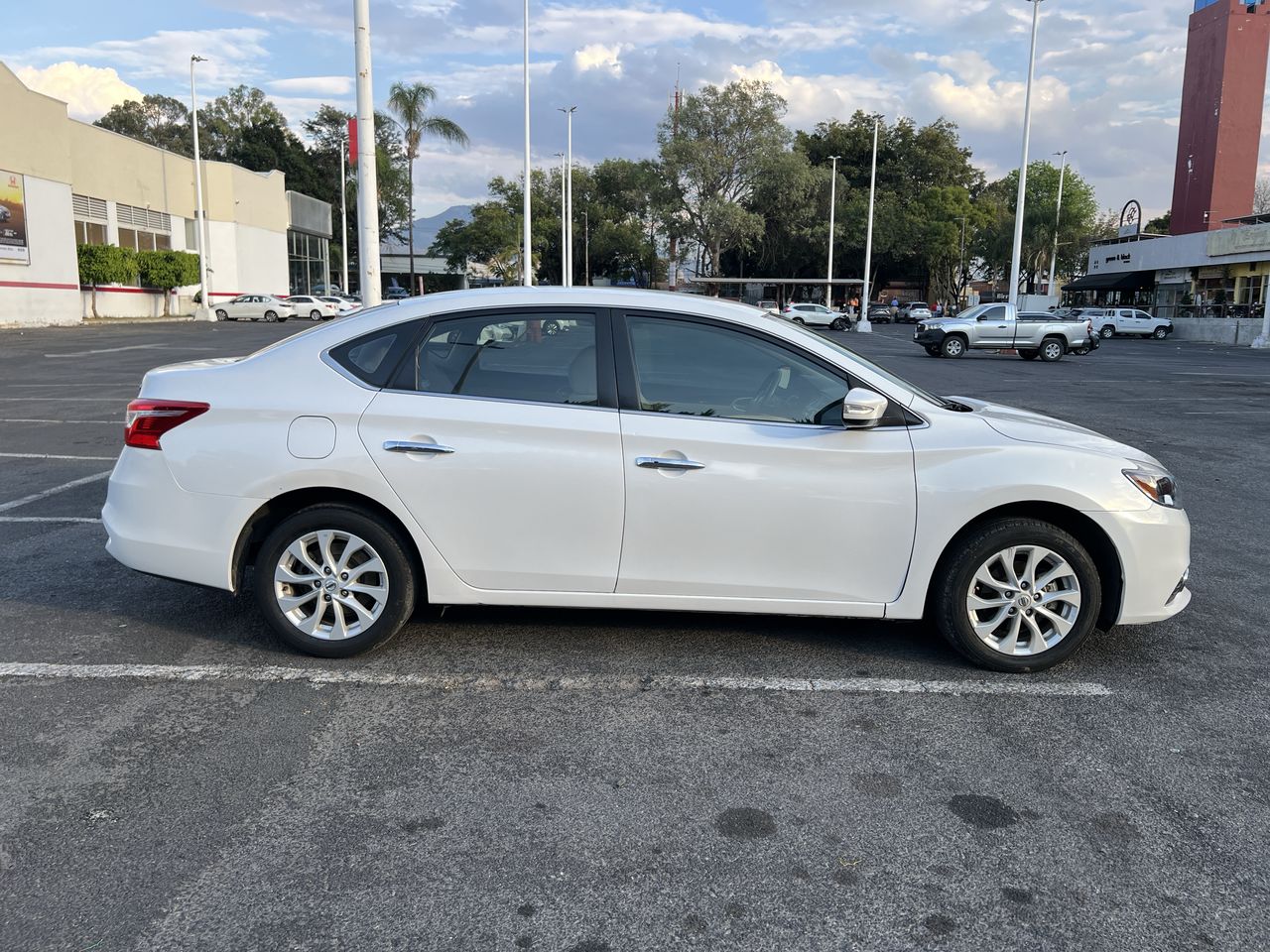 2018 Nissan SENTRA ADVANCE MT