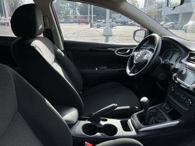 2019 Nissan SENTRA ADVANCE MT