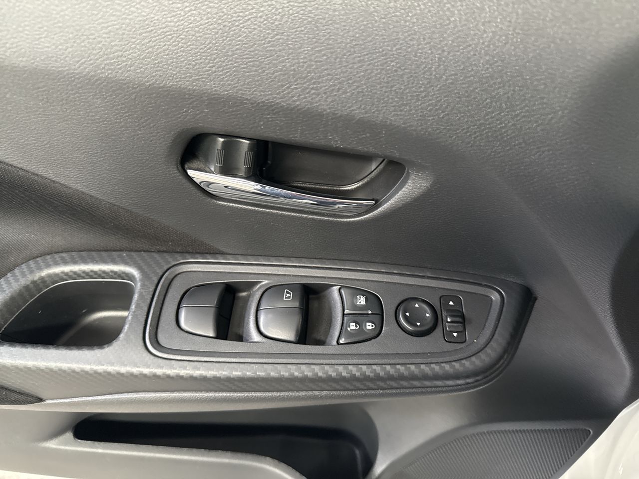2021 Nissan VERSA VERSA ADVANCE MT
