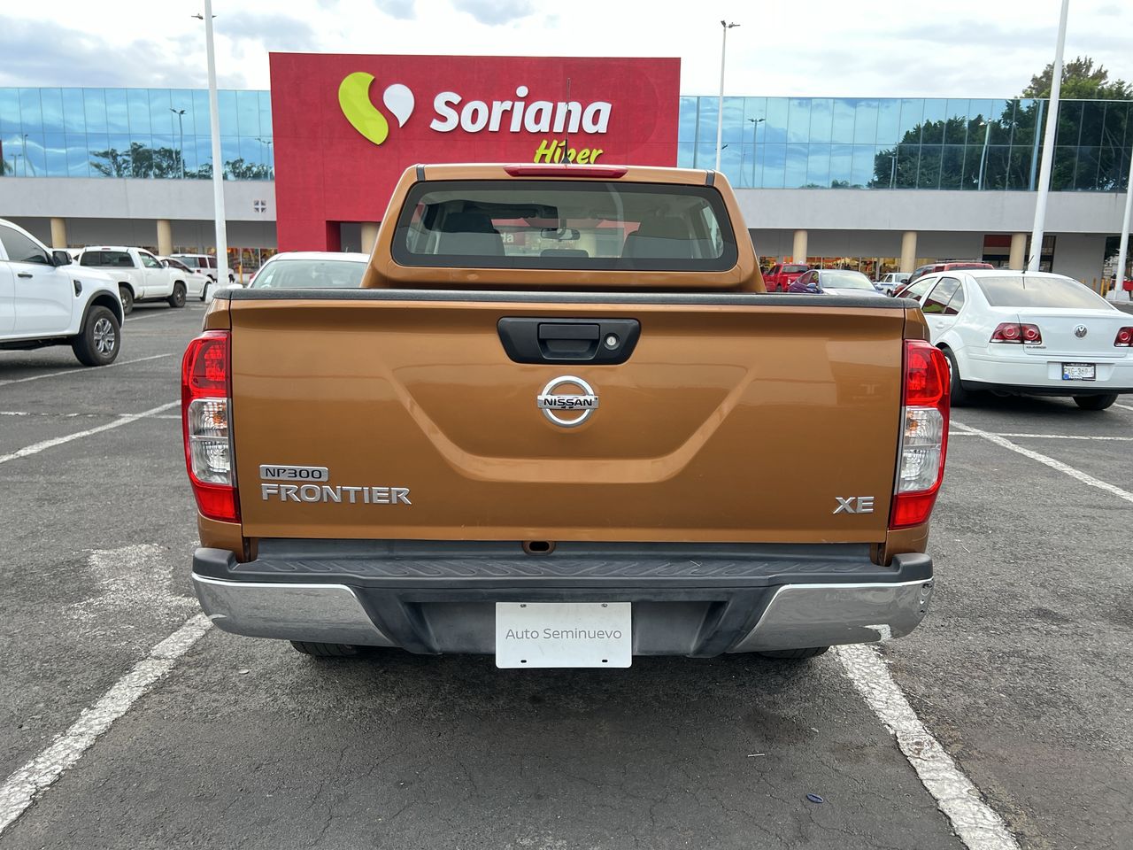 2020 Nissan NP300 FRONTIER XE T/M AC PAQ. SEG.6 VEL
