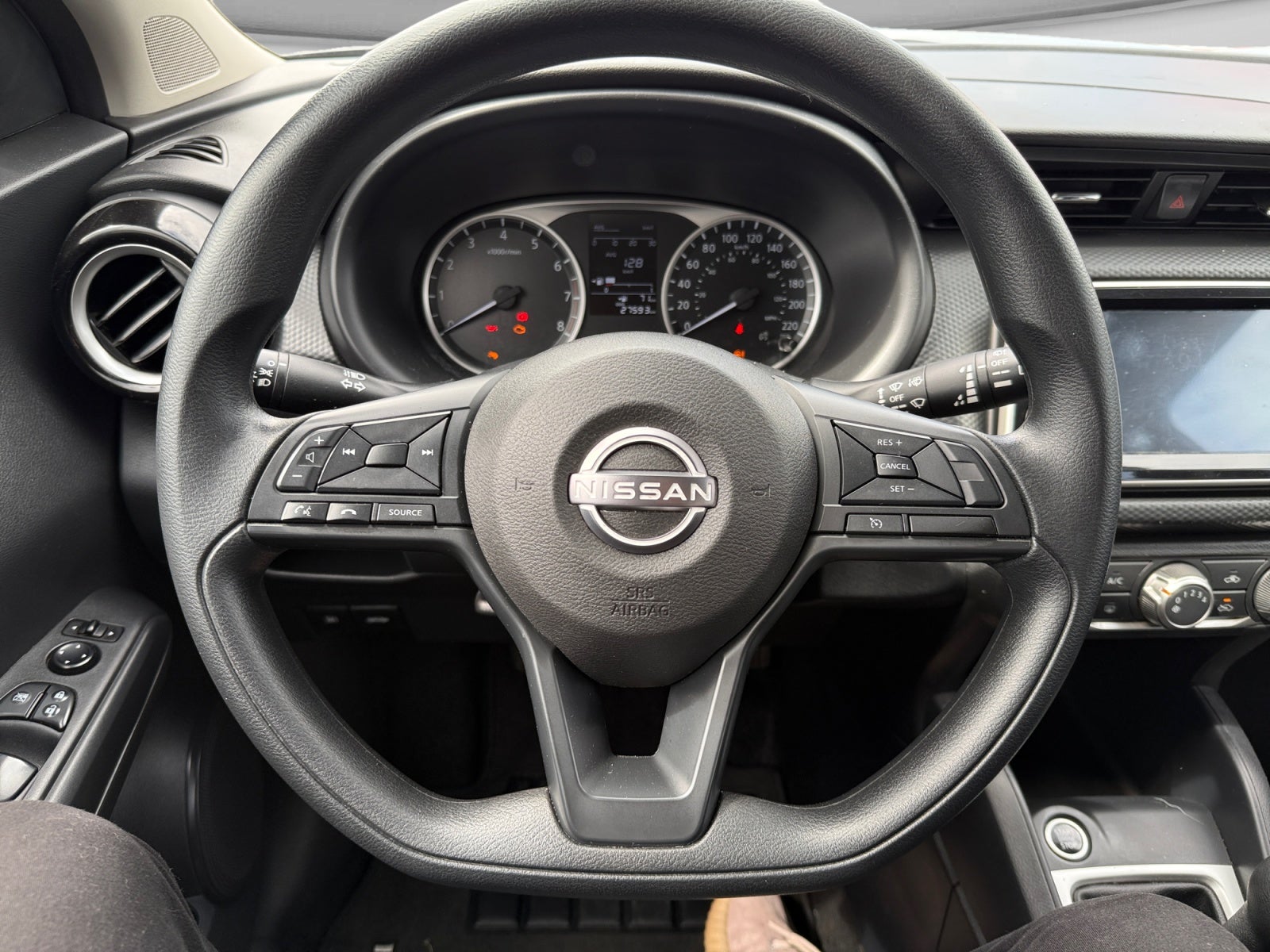 2024 Nissan KICKS ADVANCE 1.6 LTS MT 24