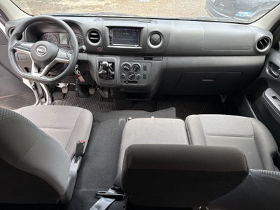 2023 Nissan NV350 URVAN PANEL AMPLIA AA 23