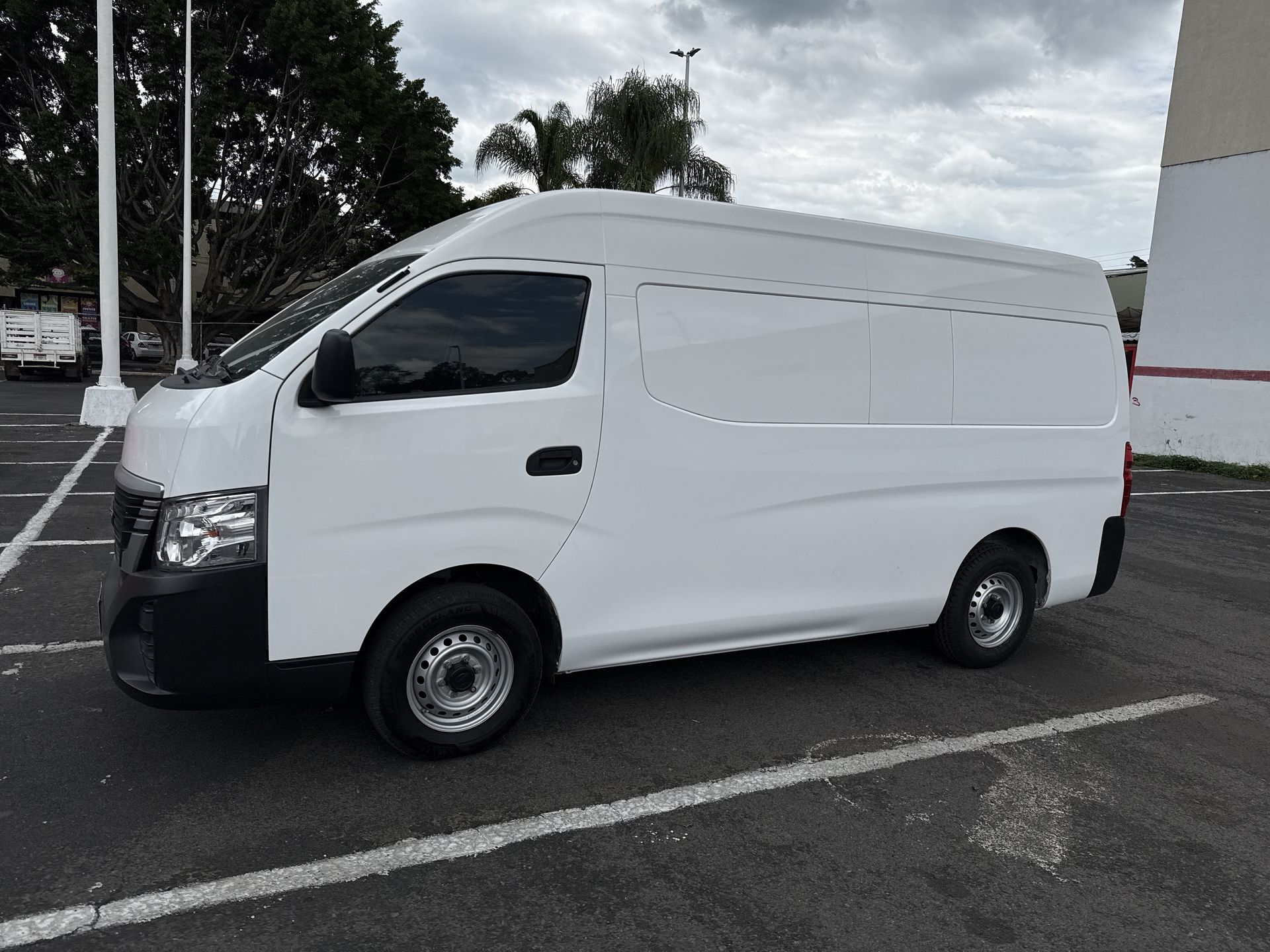 2023 Nissan NV350 URVAN PANEL AMPLIA AA 23