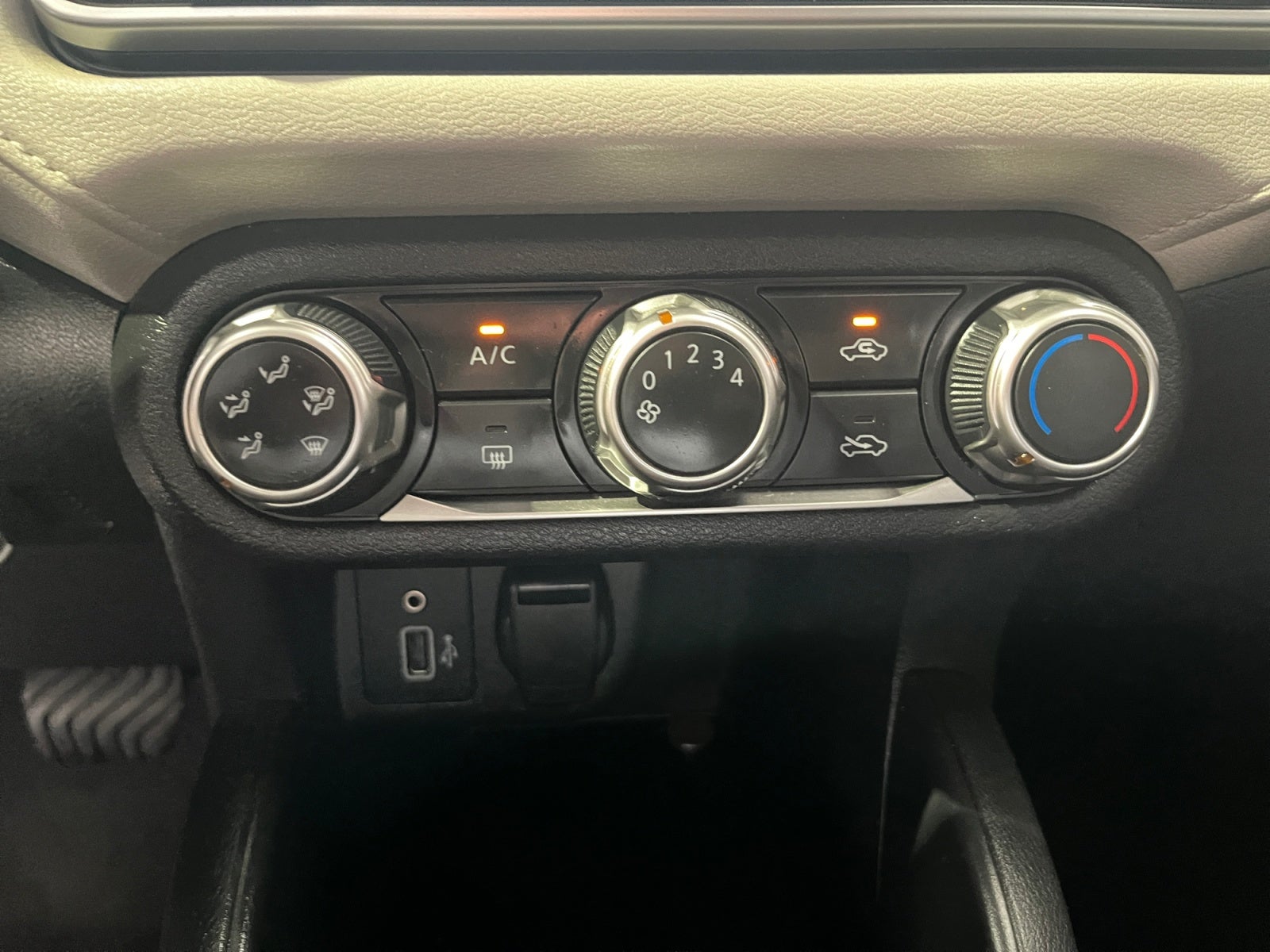 2022 Nissan VERSA VERSA ADVANCE CVT